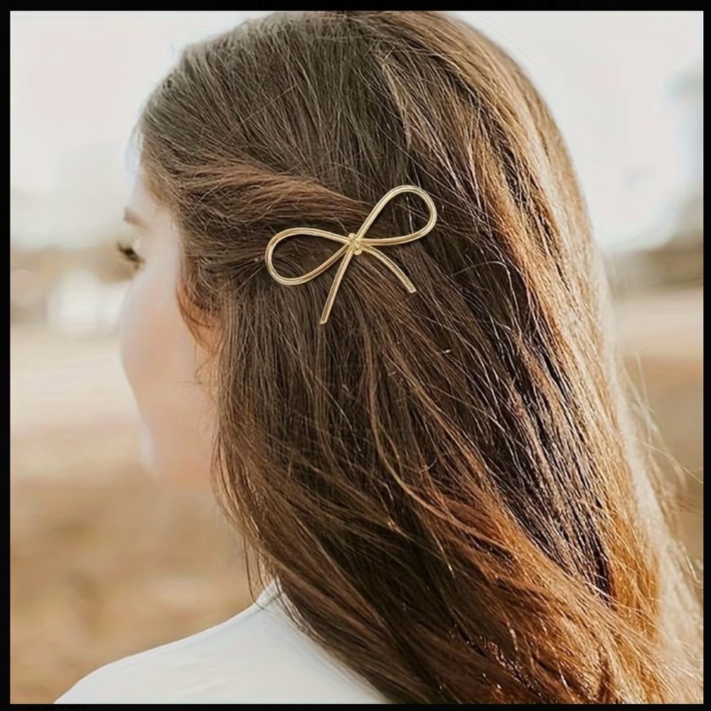 Elegant Gold Bow Hair Clip
